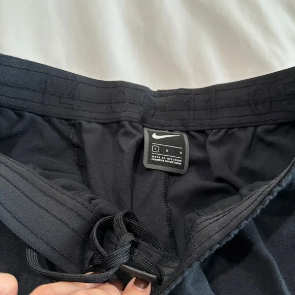 Nike Men’s Black Athletic Jogger Pants - Picture 3 of 5